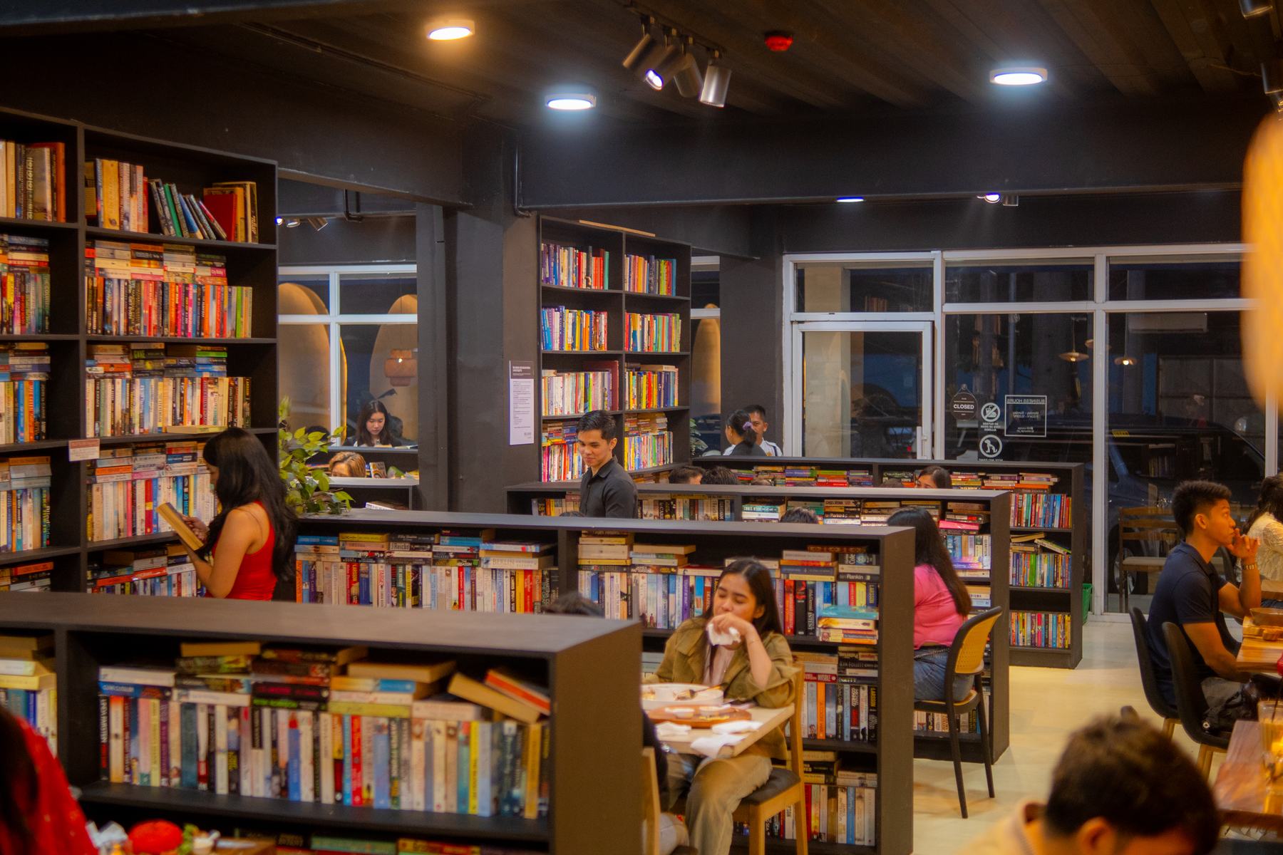 NB Lounge interior